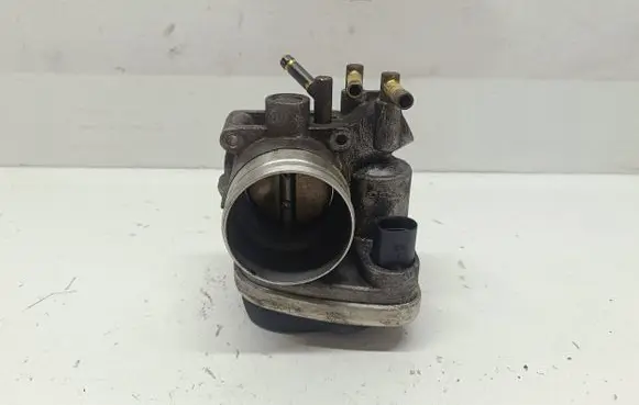 Volkswagen Touran I Throttle valve 06A133062AT A2C53093430 06A133062AJ