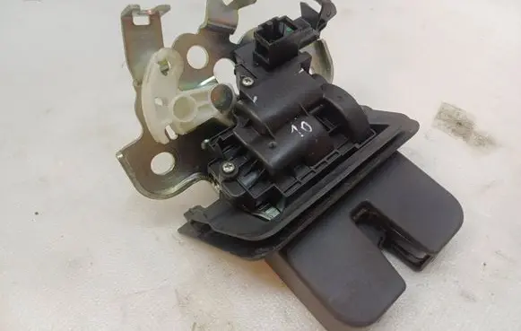 Audi A6 Allroad C7 Tailgate/trunk/boot lock/catch/latch 8R0827505 PPTF30