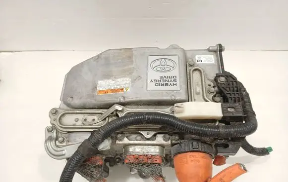 Voltage converter inverter