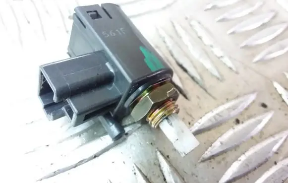 Toyota Corolla Verso AR10 Brake pedal sensor switch