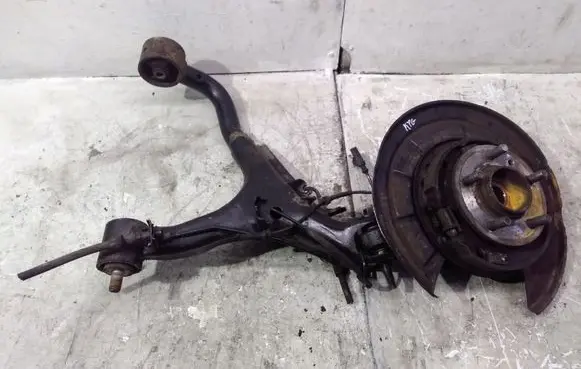 Land Rover Discovery 4 - LR4 Rear wheel hub spindle/knuckle 