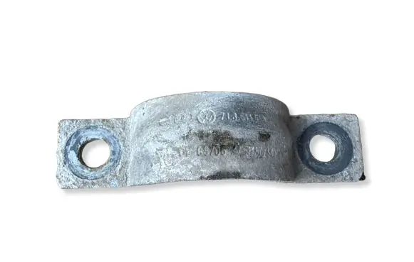 Audi Q7 4L Sway bar bush bracket, rear 7L8511418