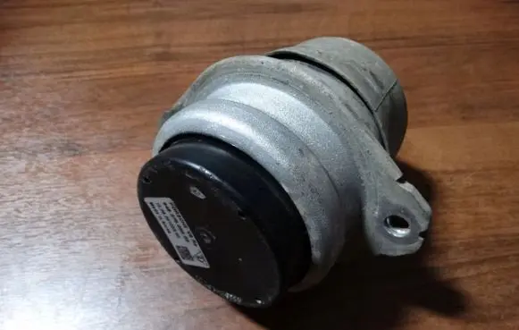 Porsche Cayenne (9Y0 9Y3) Engine mount vacuum valve 94837505003
