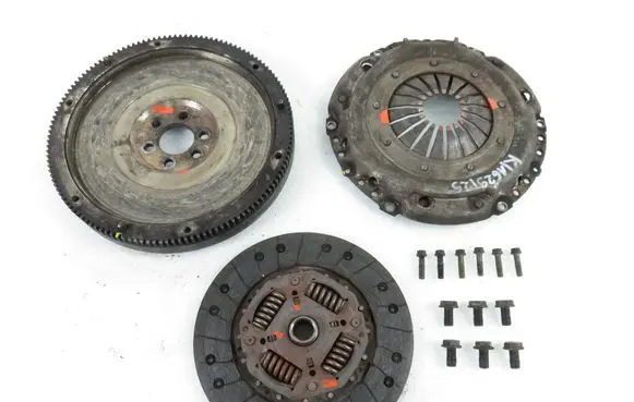 Skoda Fabia Mk1 (6Y) Flywheel 323056710 037105273C