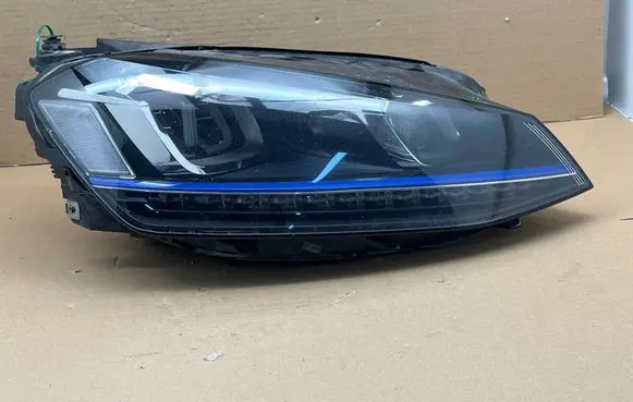 Volkswagen Golf VII Headlight/headlamp 90051017