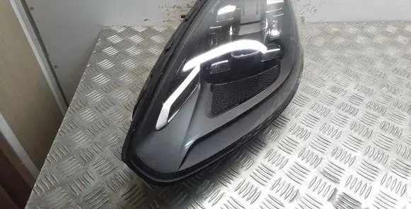 Porsche Cayenne (9Y0 9Y3) Headlight/headlamp 19322201
