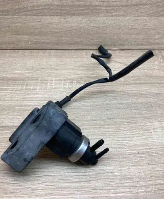 Audi A6 S6 C5 4B Turbo solenoid valve 8D0906627 72190332