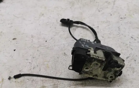 Renault Megane II Front door lock