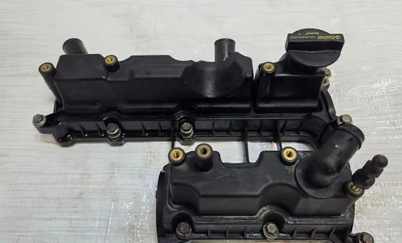 Ford Focus Rocker cam cover BM5G-6M293-DE