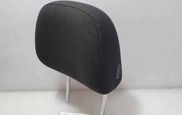 Volkswagen Golf VII Front seat headrest 
