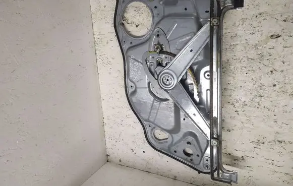 Volvo S40 Front door window regulator with motor 31295170AA 250950201646