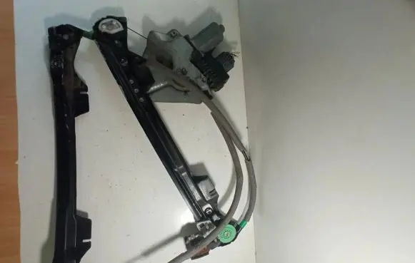 Jaguar X-Type Front door window regulator motor 0130821947