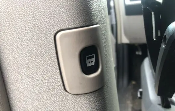Chrysler Grand Voyager V Electric sliding door switch 0ZR31ES3AD 52827508