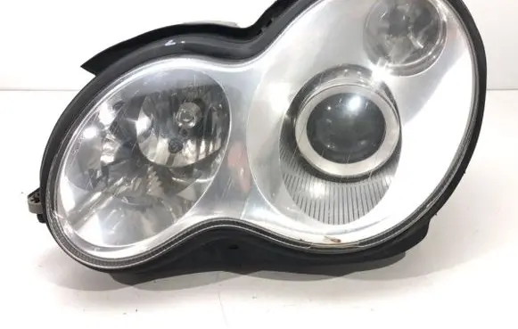 Mercedes-Benz C AMG W203 Headlight/headlamp A2038203761