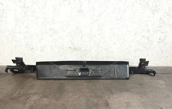 BMW X5 G05 Intercooler air guide/duct channel 7421678 22677510