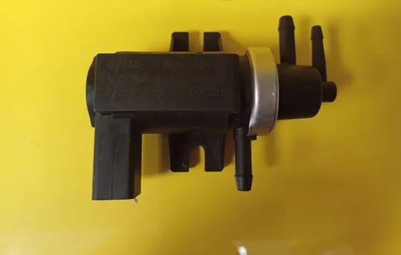 Volkswagen Golf IV Turbo solenoid valve 1J0906627