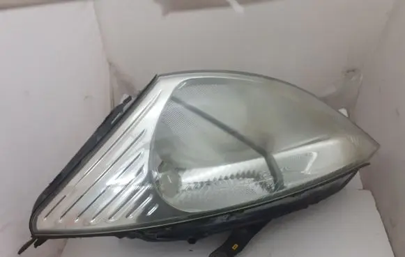 Ford Focus Headlight/headlamp 0374D E4209420