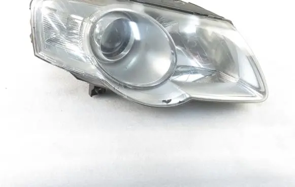 Volkswagen PASSAT B6 Headlight/headlamp