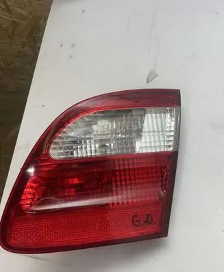 Mercedes-Benz E W211 Tailgate light lenses 