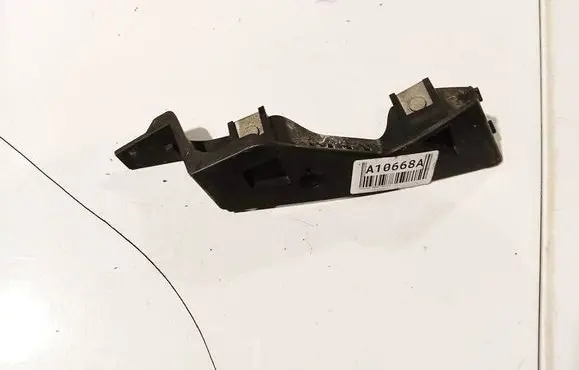 Volkswagen PASSAT B6 Front bumper mounting bracket 3c0807723