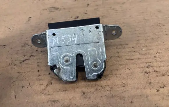 Fiat 500L Tailgate/trunk/boot lock/catch/latch 131652 51958384 B805