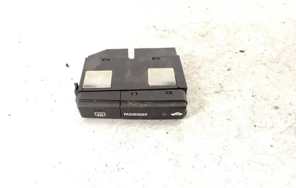 Toyota Avensis T250 Windscreen/window heater switch 8479005130C MS274100307