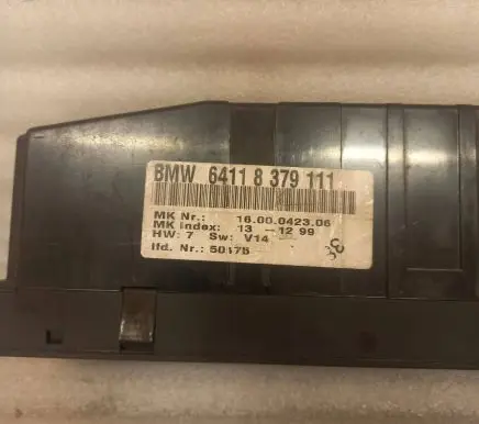 BMW 7 E38 Climate control unit 64118379111