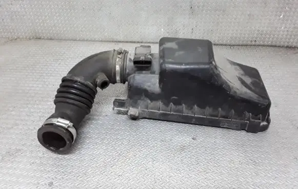 Toyota Previa (XR30, XR40) II Air filter box cover 