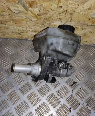 Volkswagen PASSAT B6 Master brake cylinder