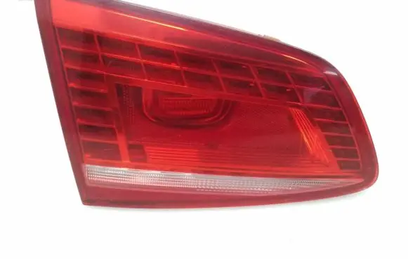 Volkswagen Touareg II Tailgate rear/tail lights