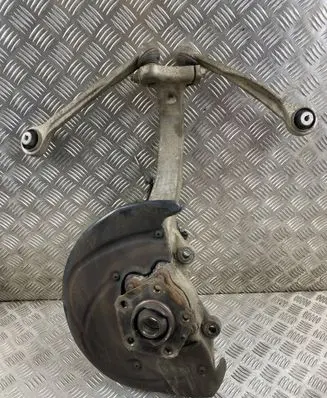 Audi Q7 4M Front wheel hub spindle knuckle 4M0407241J