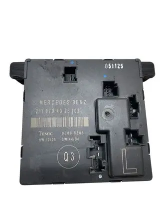 Mercedes-Benz E W211 Door control unit/module 2118704026