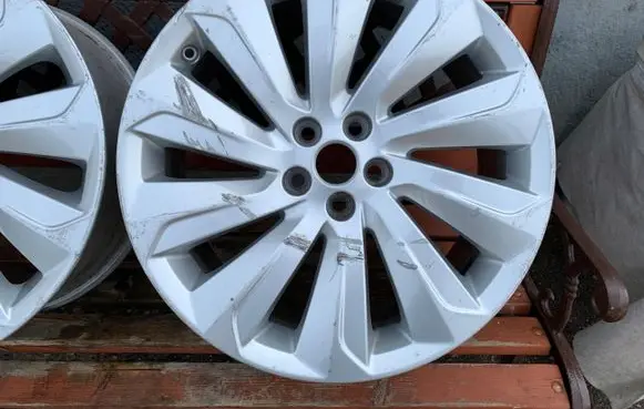 Jaguar E-Pace R19 alloy rim 
