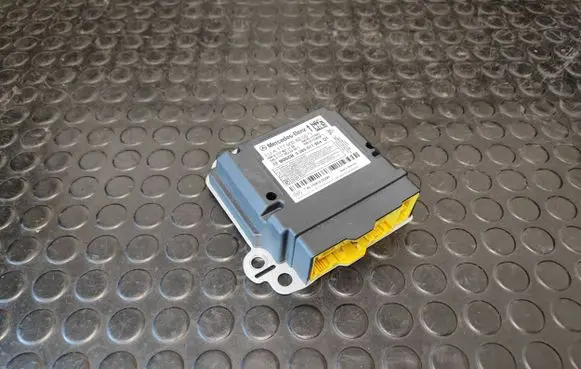 Mercedes-Benz CLA C117 X117 W117 Airbag control unit/module A1179008600 0285011954