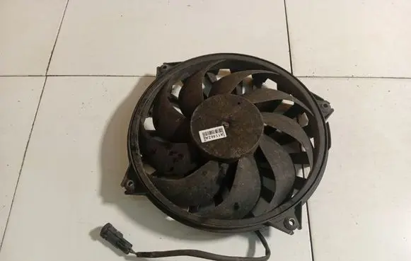 Peugeot 807 Radiator cooling fan shroud
