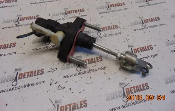 Toyota Corolla Verso E121 Clutch master cylinder