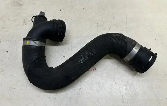 Audi A8 S8 D4 4H Engine coolant pipe/hose 4H0121055AG 4G0122239AQ