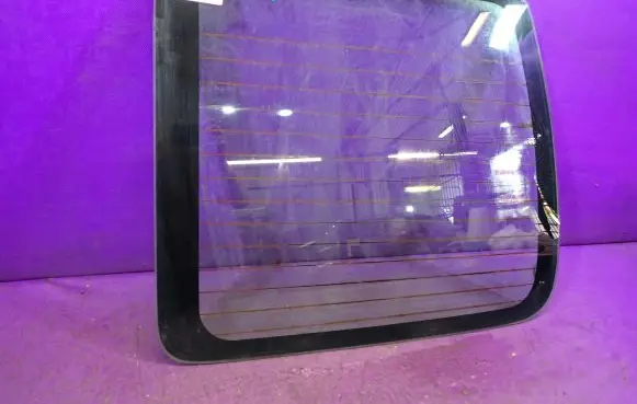 Peugeot Partner Front door window glass four-door