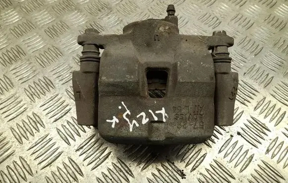 Toyota Prius (XW50) Front brake caliper