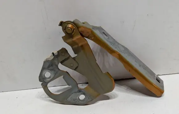 Audi Q8 Engine bonnet/hood hinges 4M8823302B