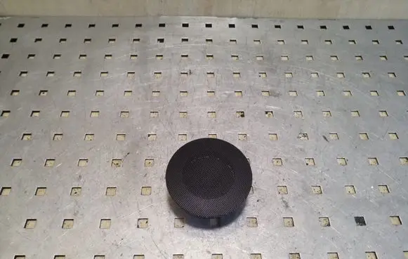 Front door high frequency speaker