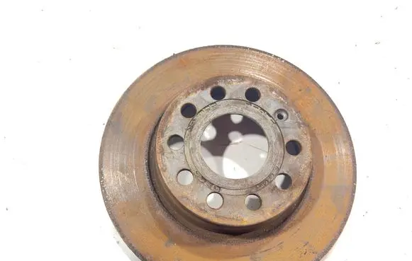 Volkswagen Golf VII Rear brake disc