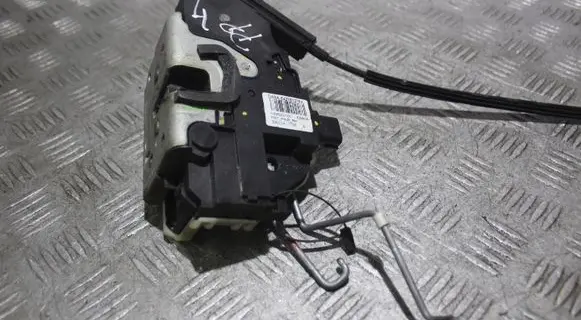 Ford Mustang V Front door lock 63220W98AB