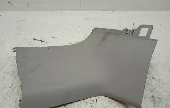 Volvo V70 (D)pillar trim (top) 