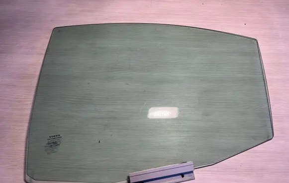 Volvo V70 Rear door window glass 43R001105 E000186 DOT57M20AS2