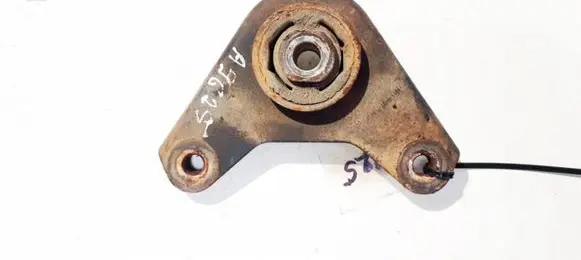 Engine mount bracket