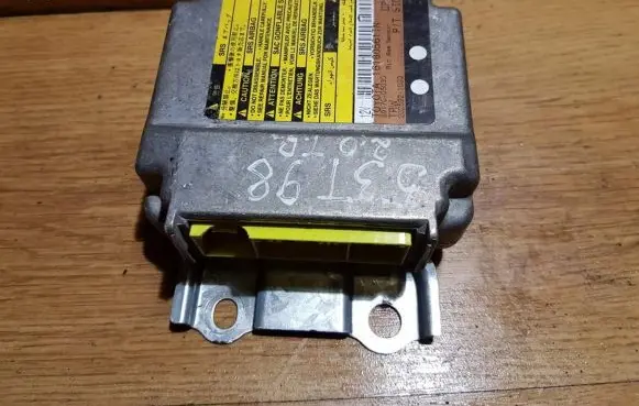 Toyota Avensis T220 Airbag control unit/module 8917005030