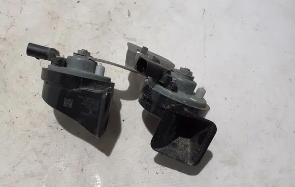 BMW i5 G60 Horn signal 7011169