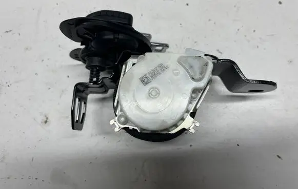 BMW X2 F39 Third row seat belt 33057253