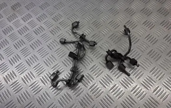 Toyota Auris 150 Fuel injector supply line/pipe 